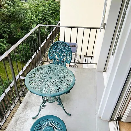 3 Old Town Flat, Munster - Self Checkin - New Apartment *